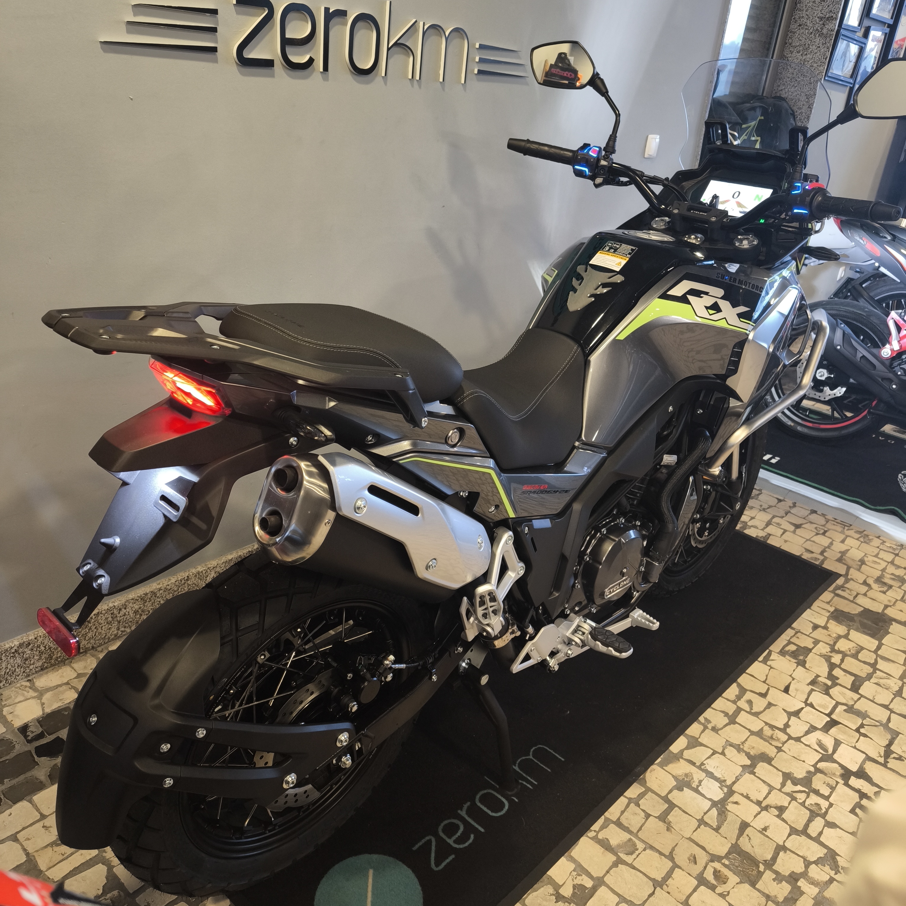 https://zero-km.pt/ZeroKm/Produtos/LZSJDSLB2R1102472_3.jpg