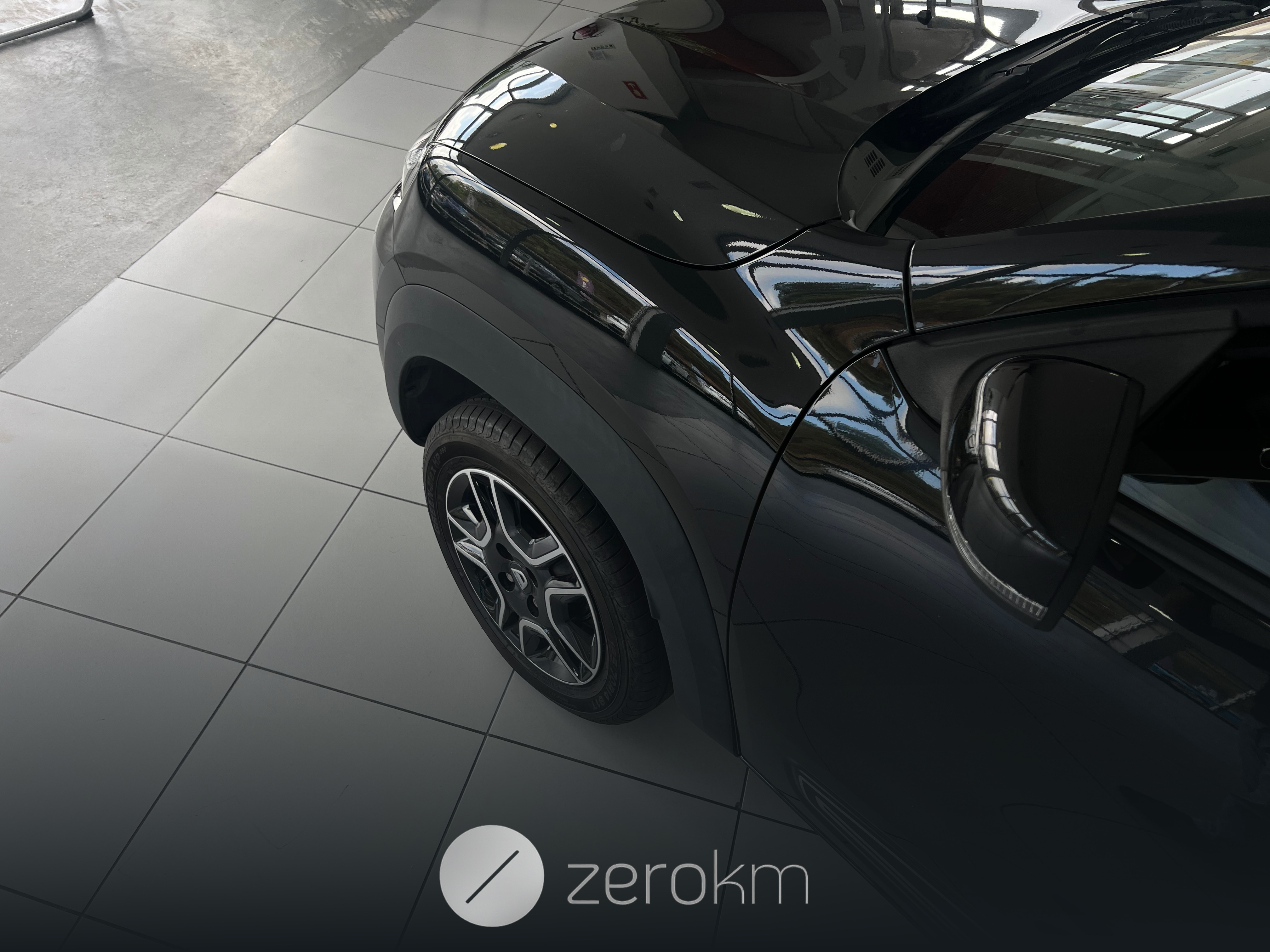 https://zero-km.pt/ZeroKm/Produtos/UU1DBG006NU072369-4.jpg