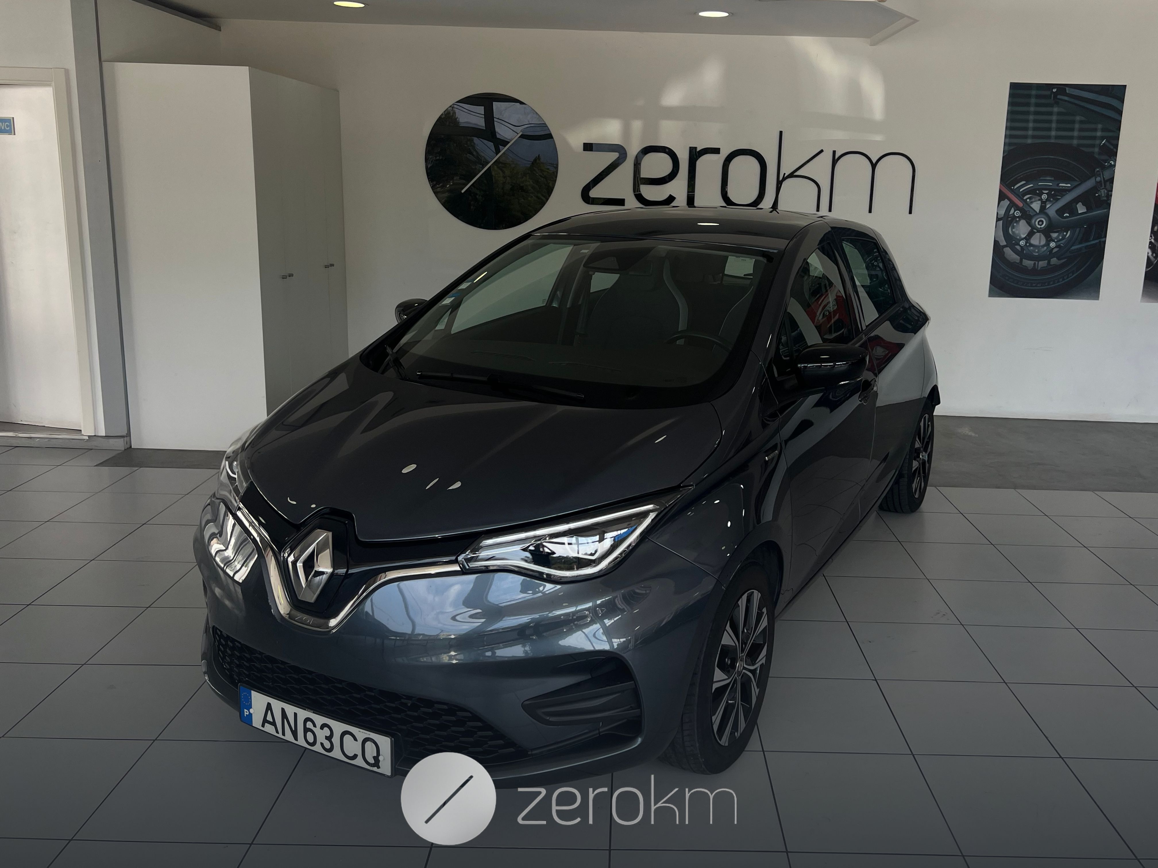 https://zero-km.pt/ZeroKm/Produtos/VF1AG000768435929_1.jpg