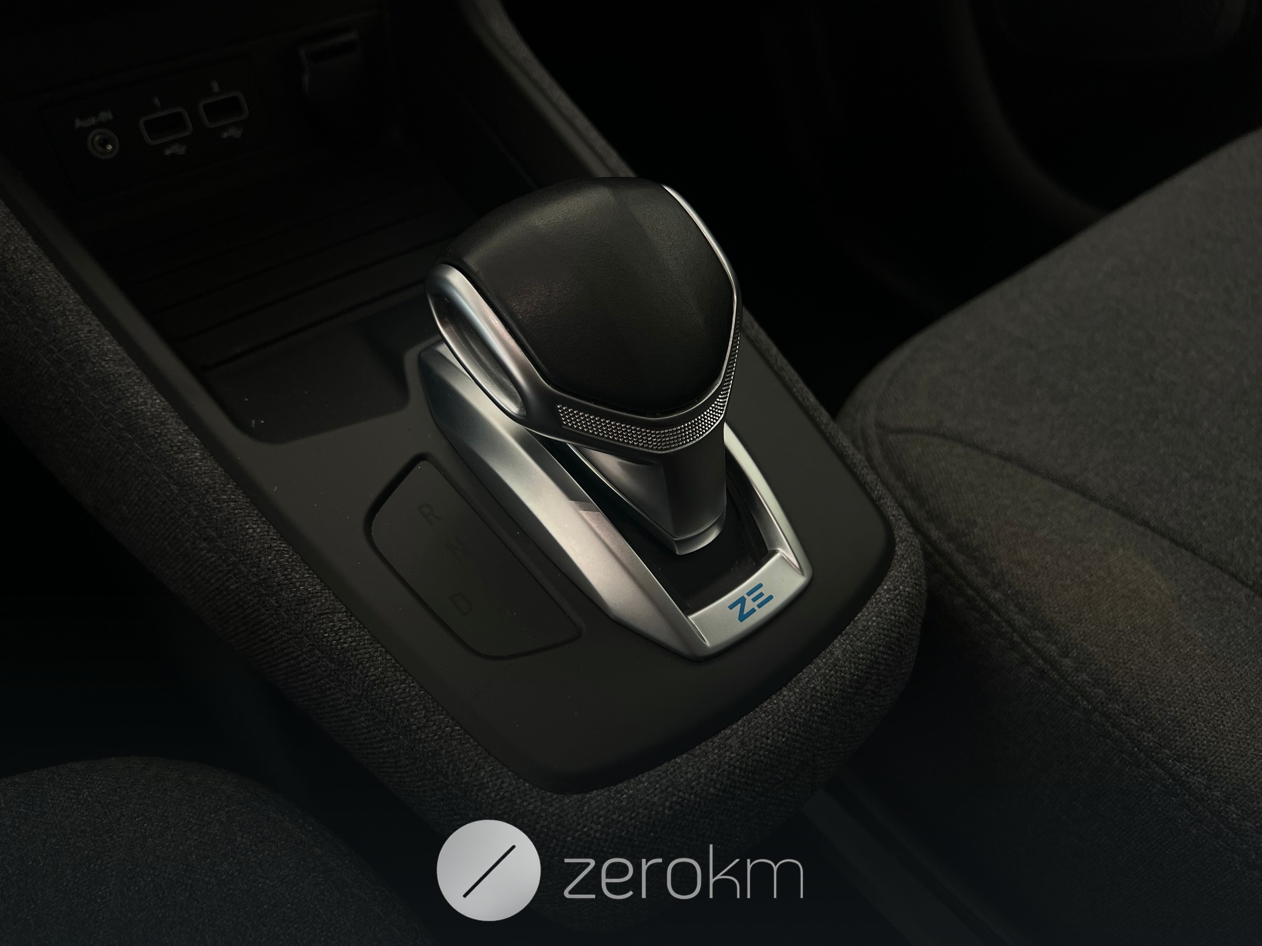 https://zero-km.pt/ZeroKm/Produtos/VF1AG000768435929_8.jpg