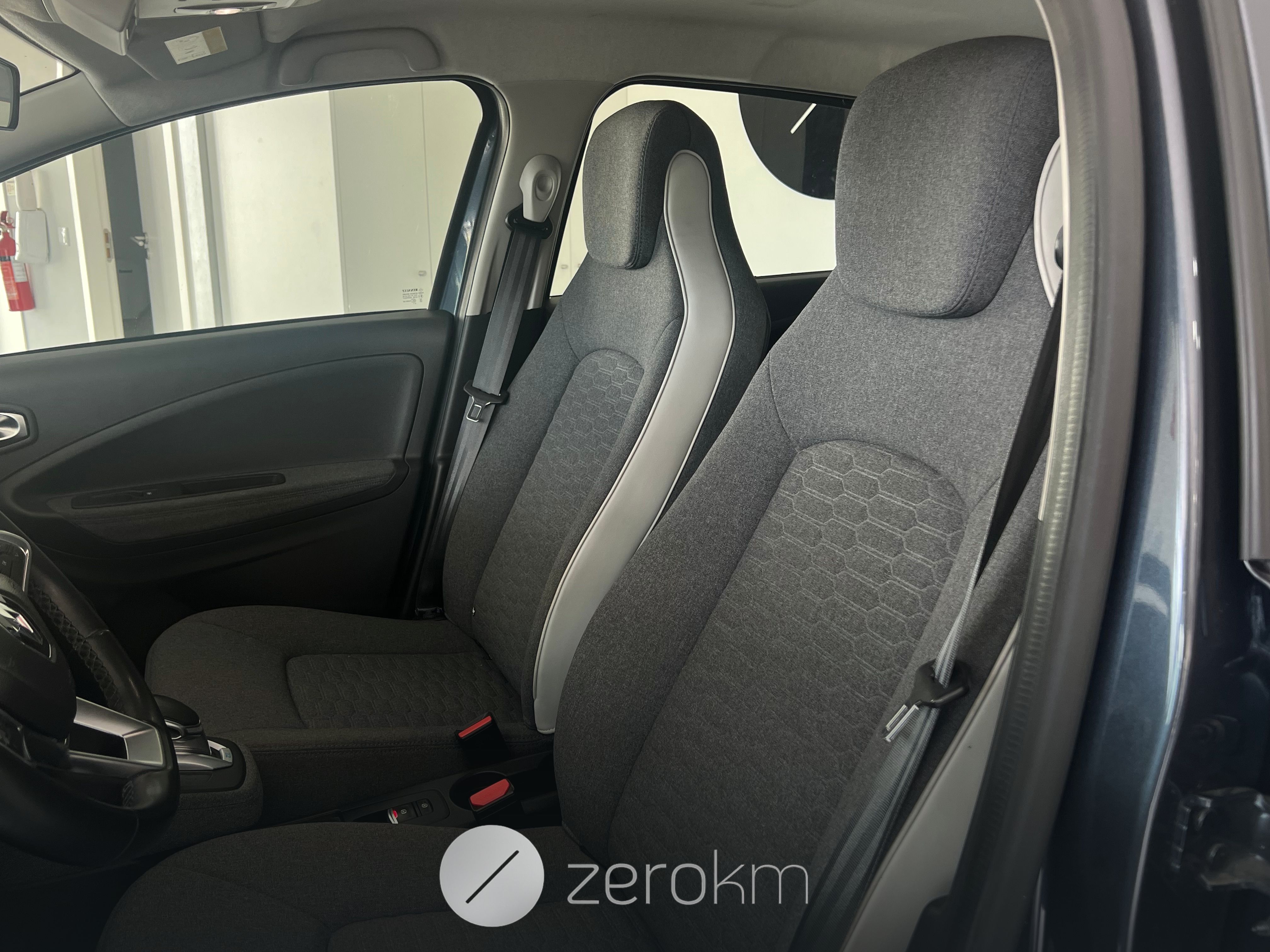 https://zero-km.pt/ZeroKm/Produtos/VF1AG000768435929_9.jpg