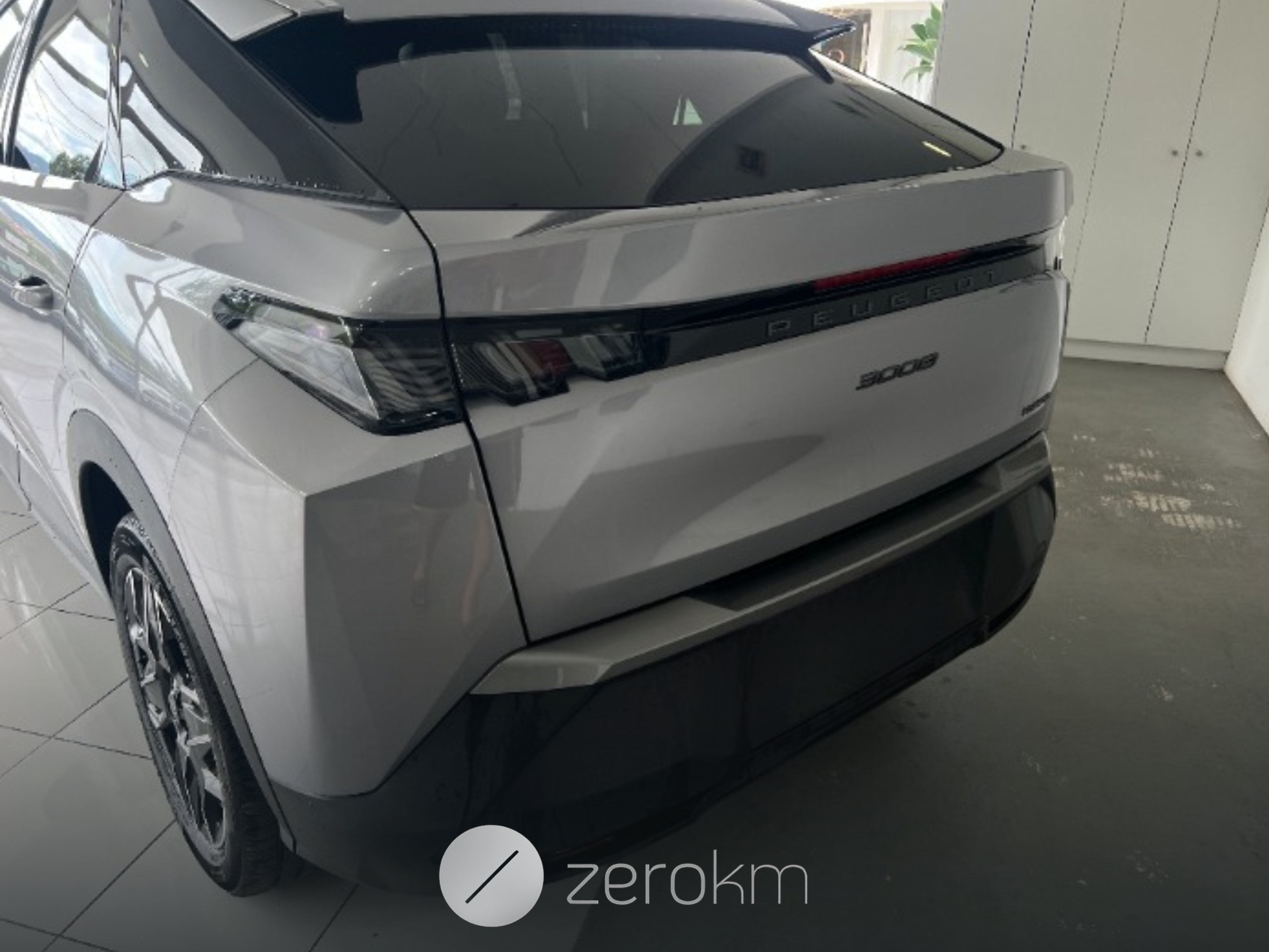 https://zero-km.pt/ZeroKm/Produtos/VR3KAHPY0SS057031_5.png