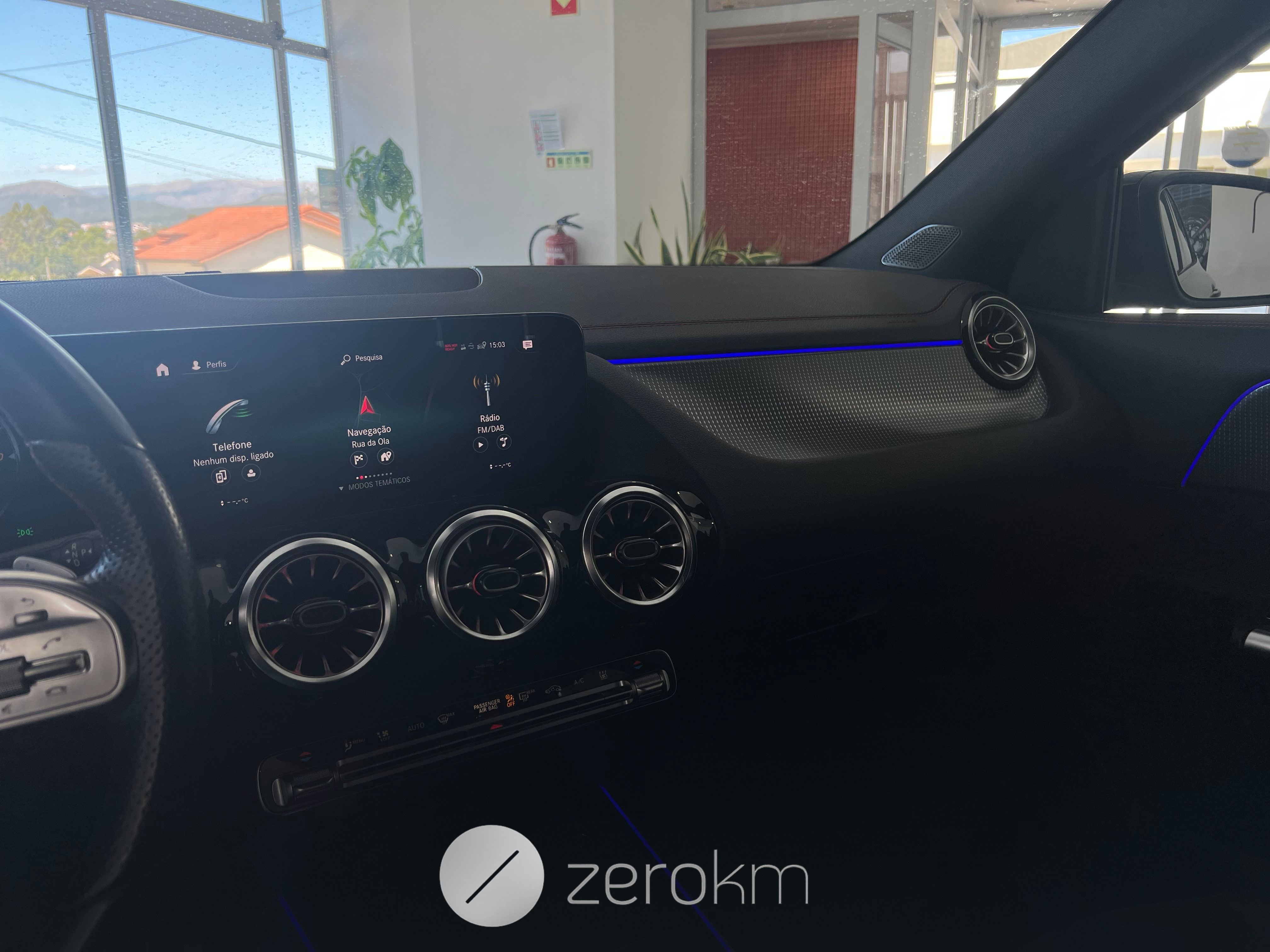 https://zero-km.pt/ZeroKm/Produtos/W1N2437011J037706_5.png