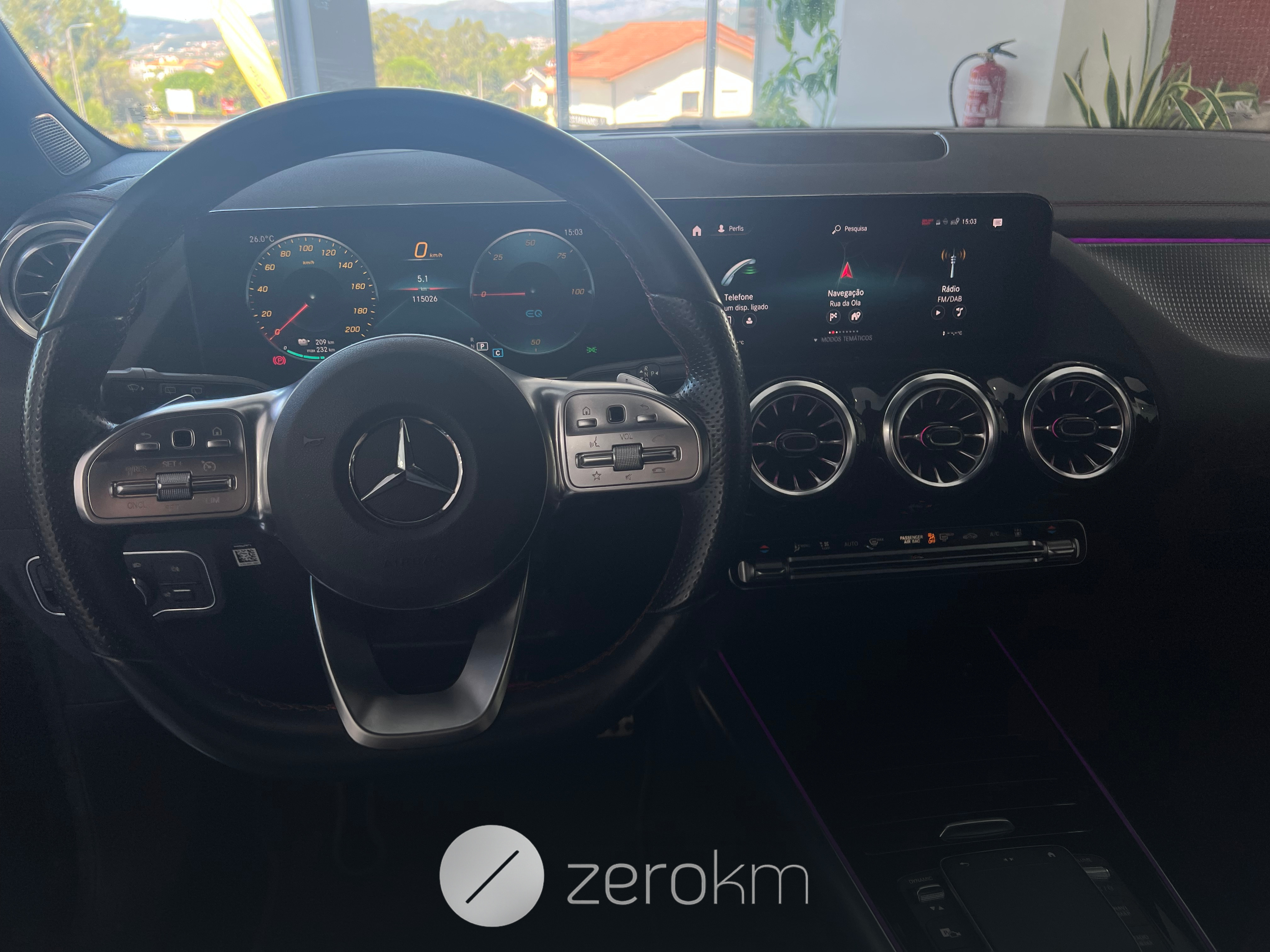 https://zero-km.pt/ZeroKm/Produtos/W1N2437011J037706_6.jpg