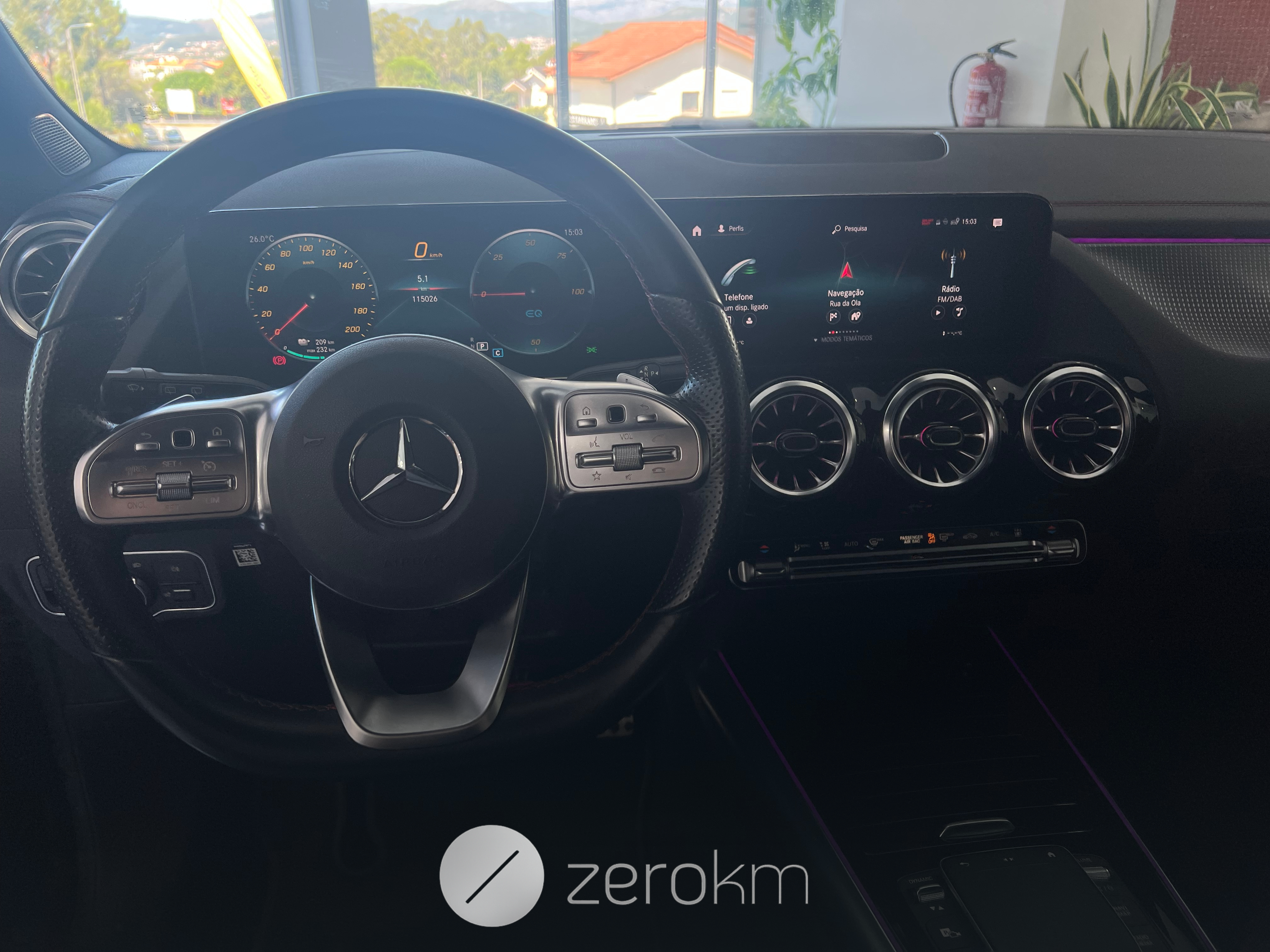 https://zero-km.pt/ZeroKm/Produtos/W1N2437011J037706_6.png