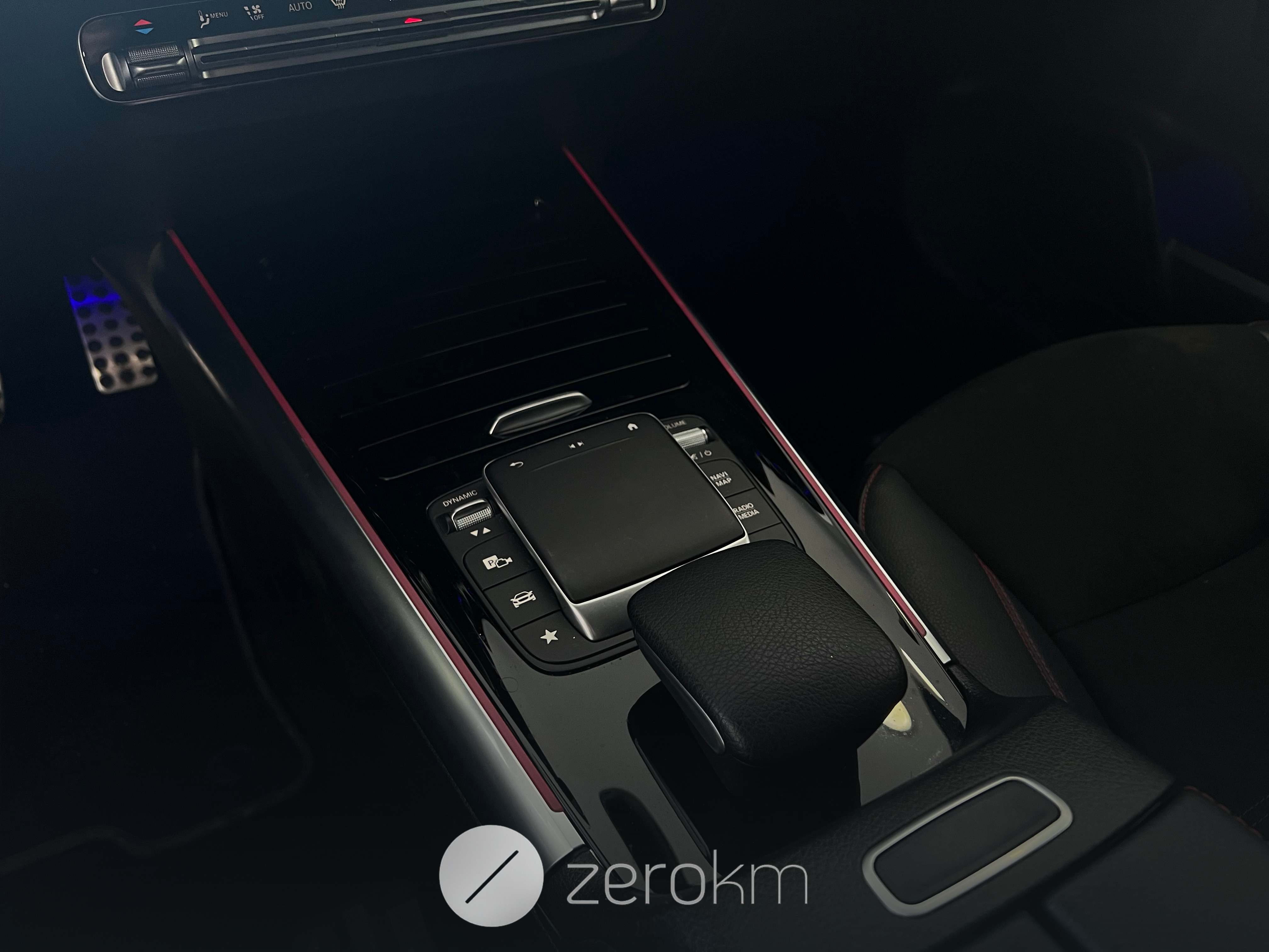 https://zero-km.pt/ZeroKm/Produtos/W1N2437011J037706_7.jpg