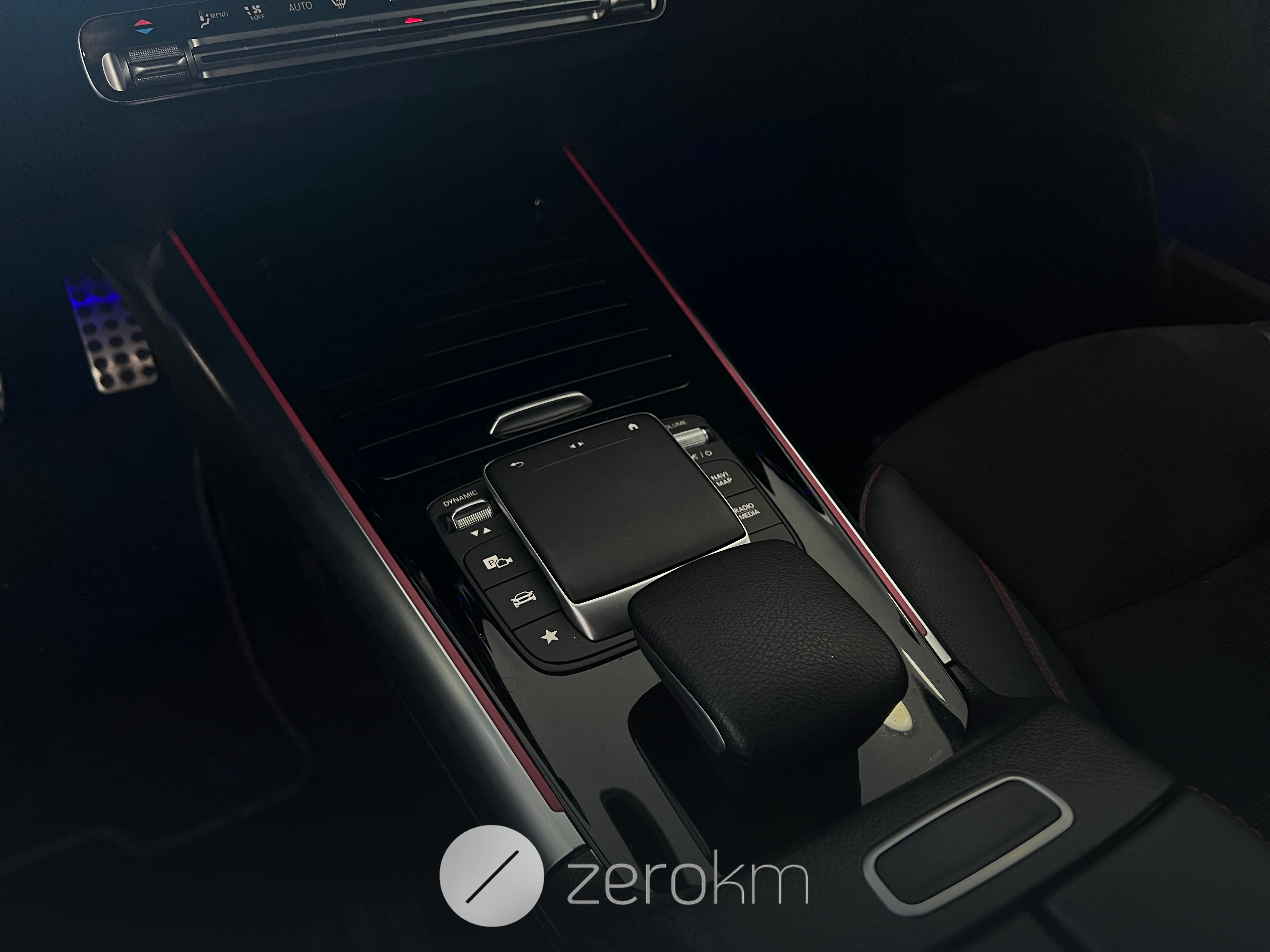 https://zero-km.pt/ZeroKm/Produtos/W1N2437011J037706_7.png
