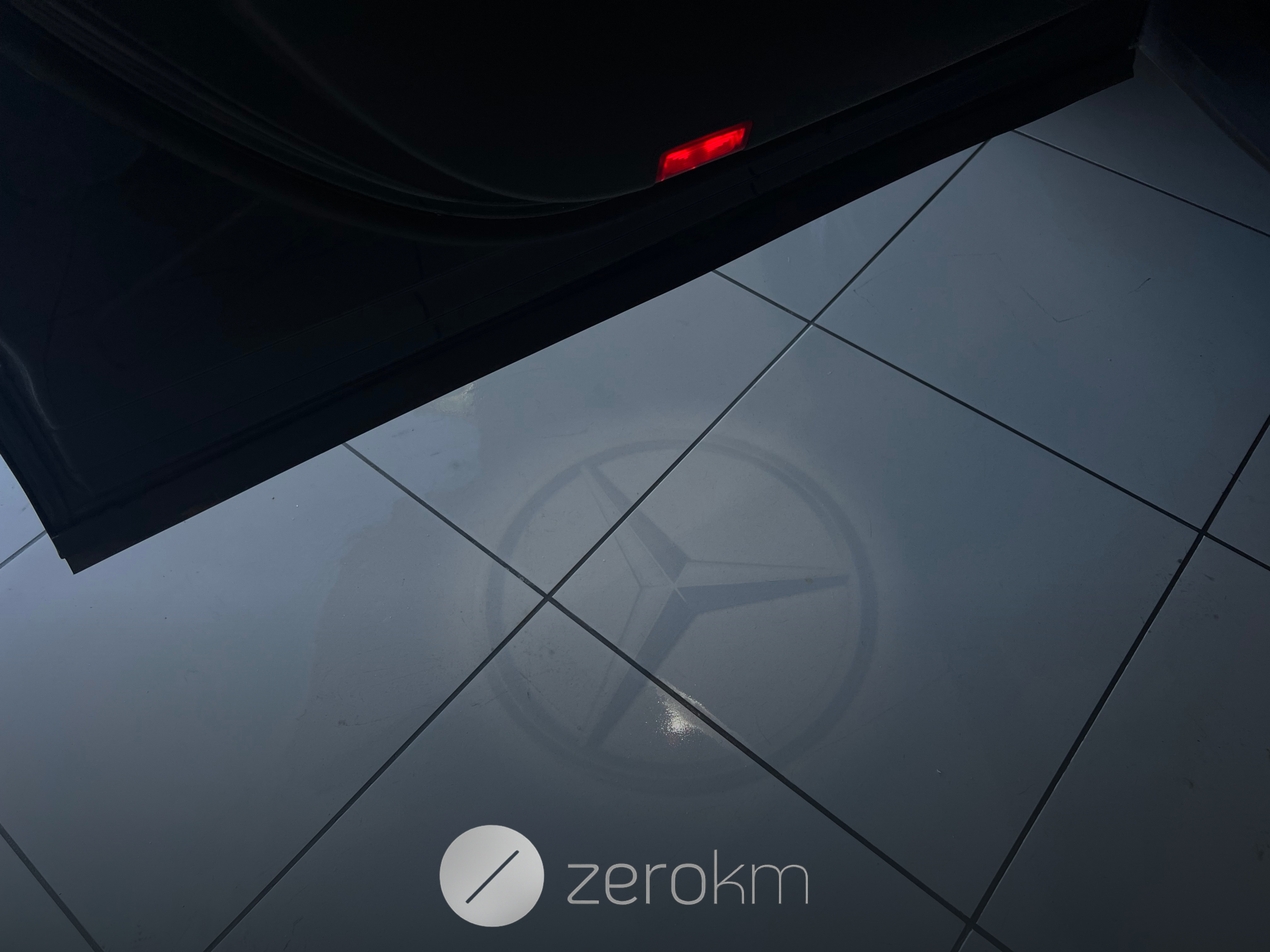 https://zero-km.pt/ZeroKm/Produtos/W1N2437011J037706_8.jpg