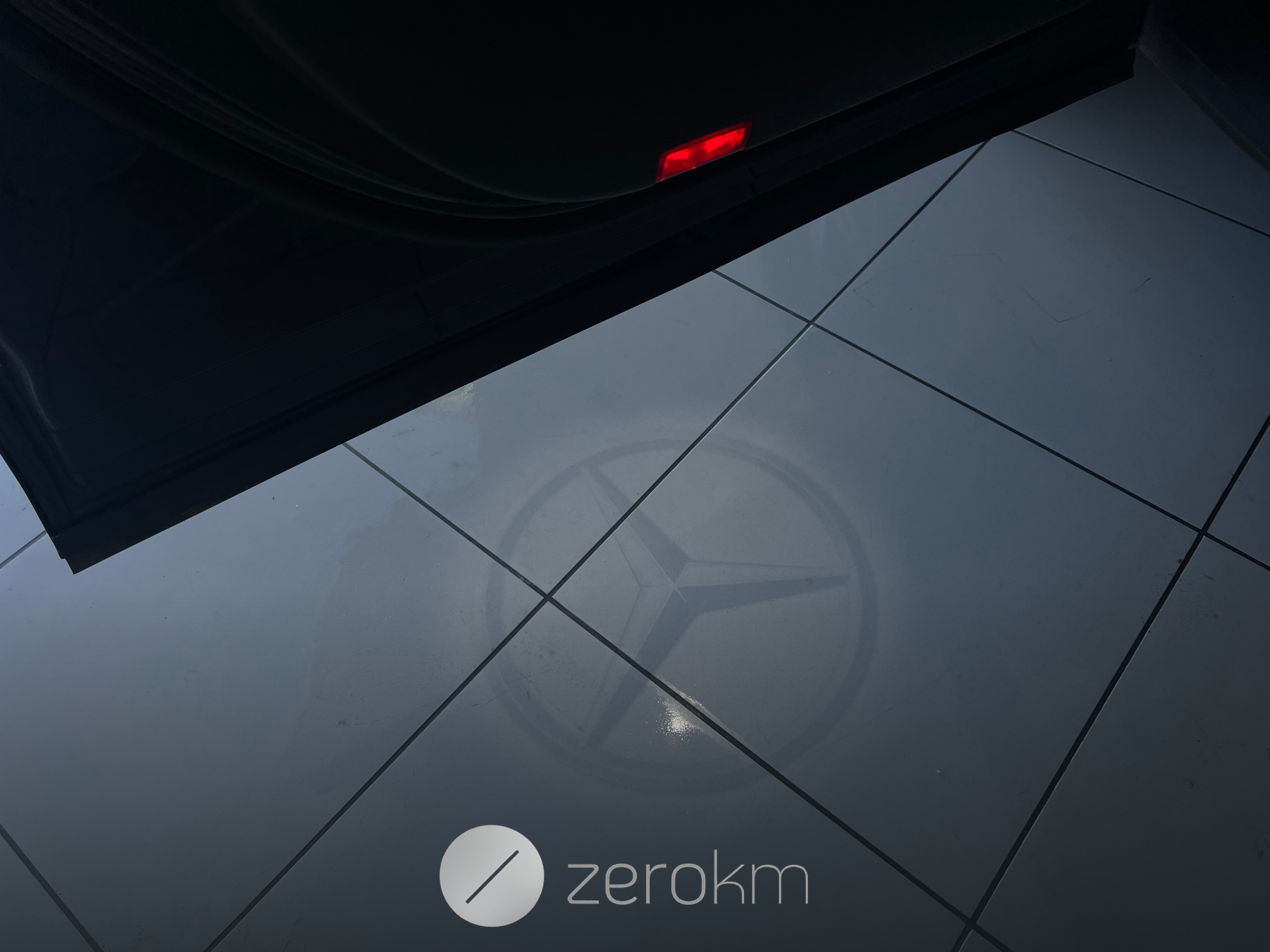 https://zero-km.pt/ZeroKm/Produtos/W1N2437011J037706_8.png