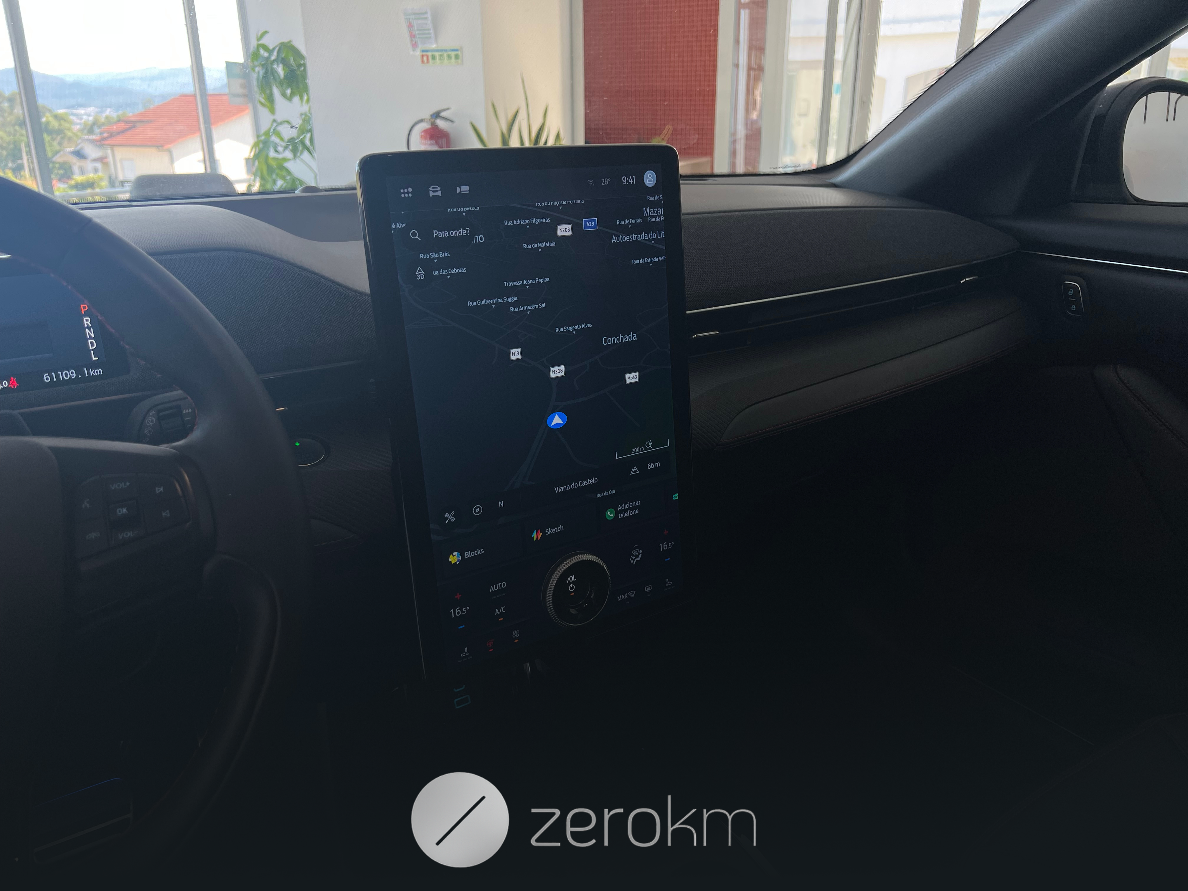 https://zero-km.pt/ZeroKm/Produtos/WF0TK3R77PMA10533_6.png