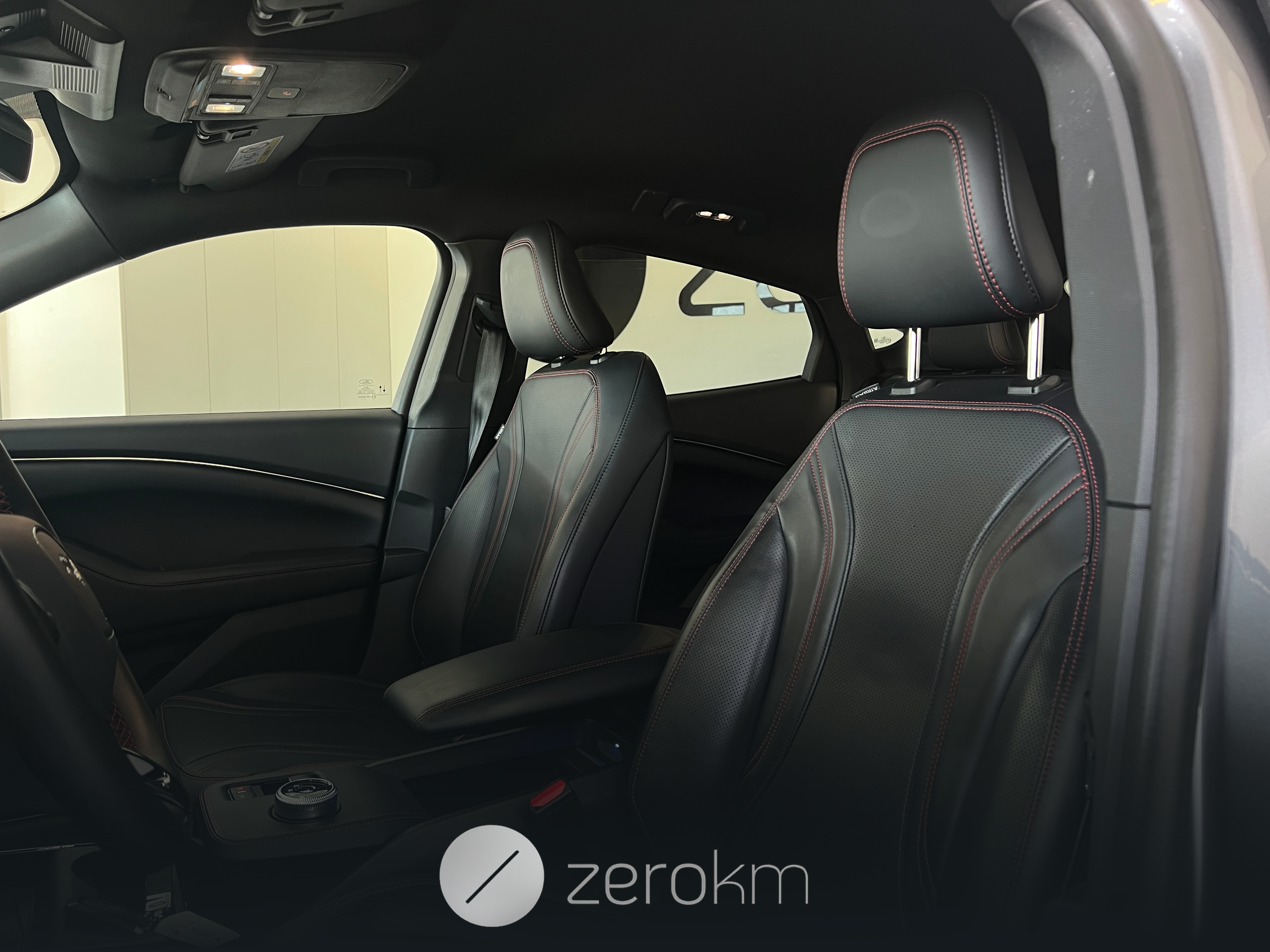 https://zero-km.pt/ZeroKm/Produtos/WF0TK3R77PMA10533_8.png