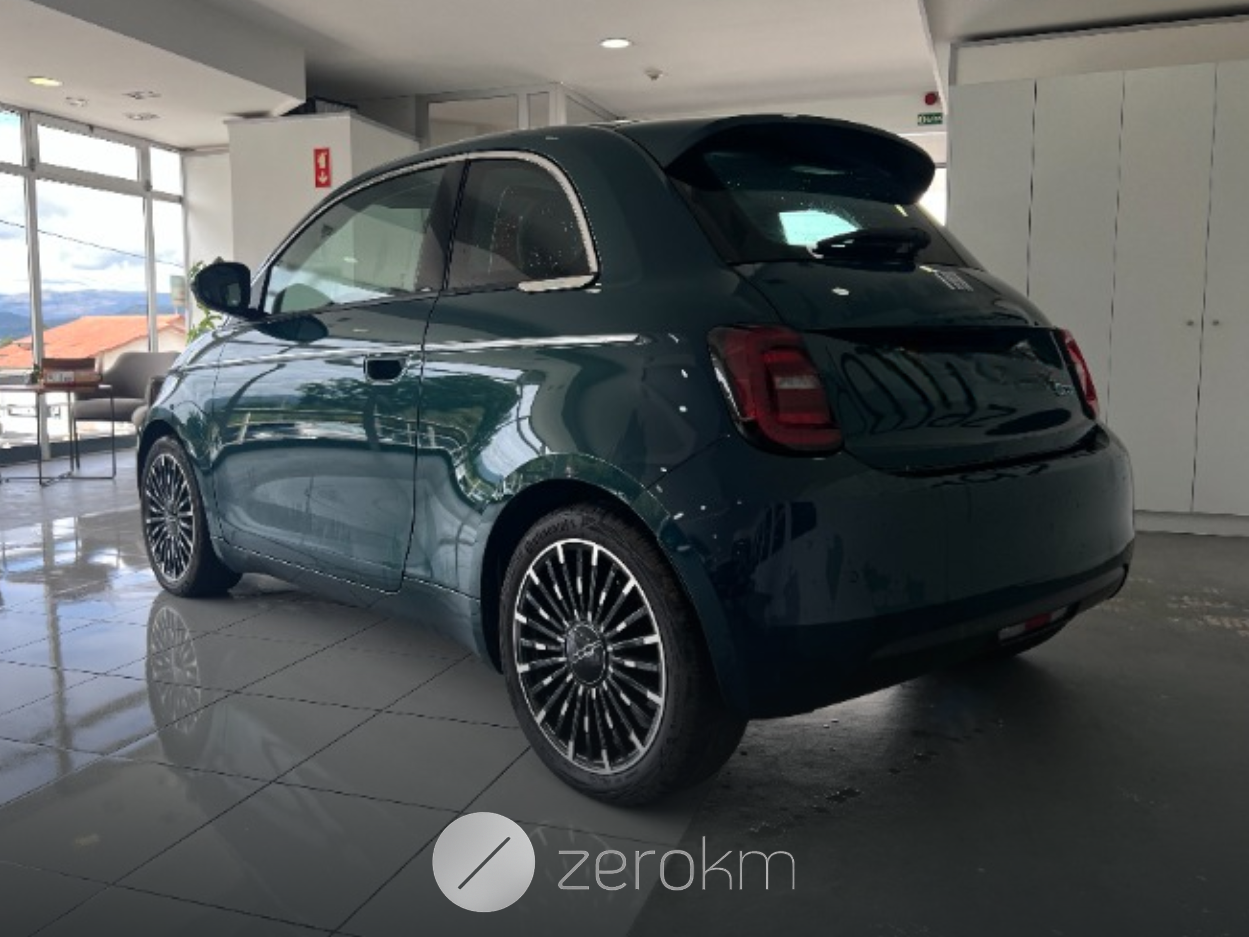 https://zero-km.pt/ZeroKm/Produtos/ZFAEFAC4XNX075299_5.png