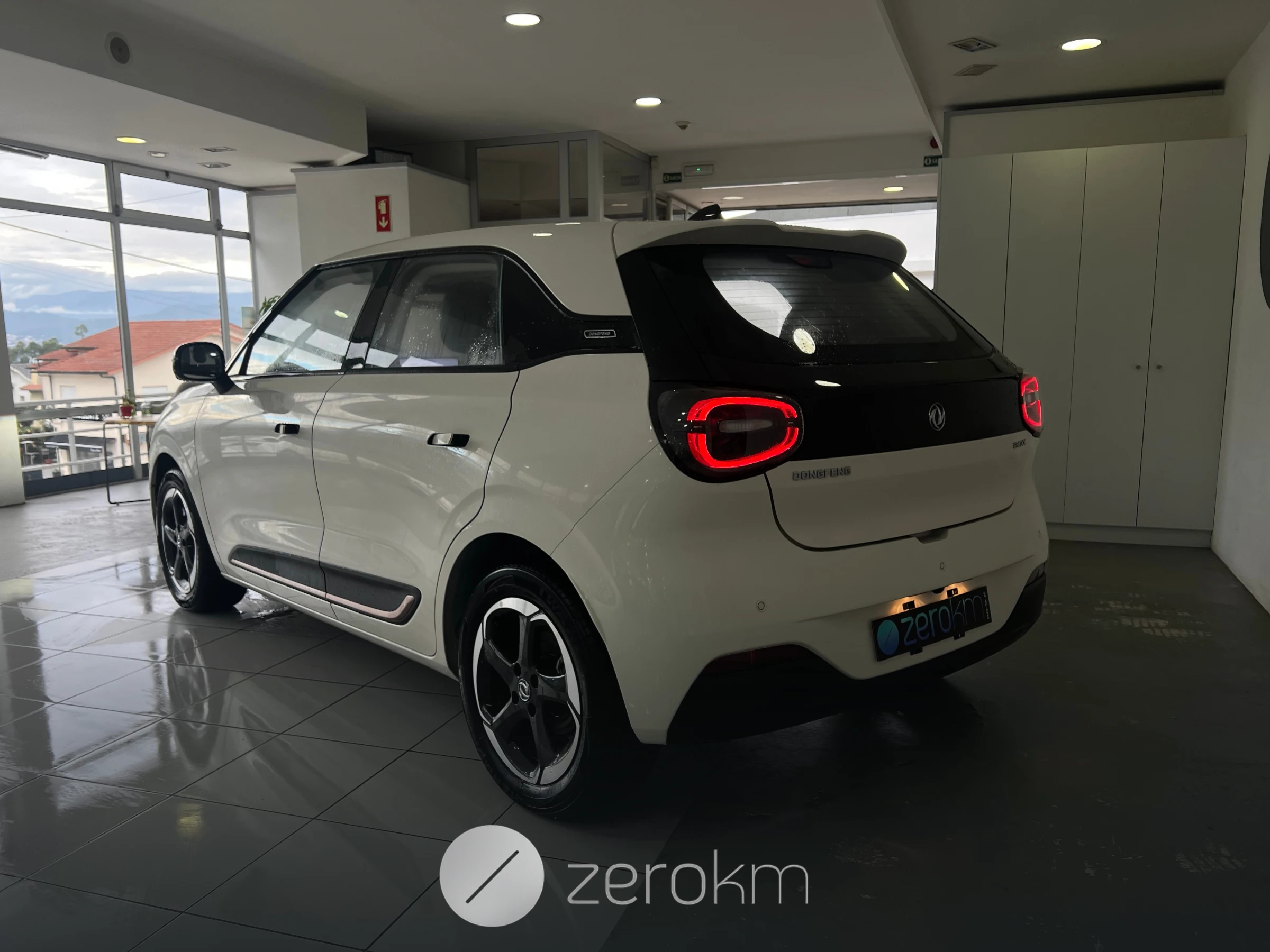 https://zero-km.pt/ZeroKm/Produtos/ldp43a968ss074886-dongfeng-box_3.webp