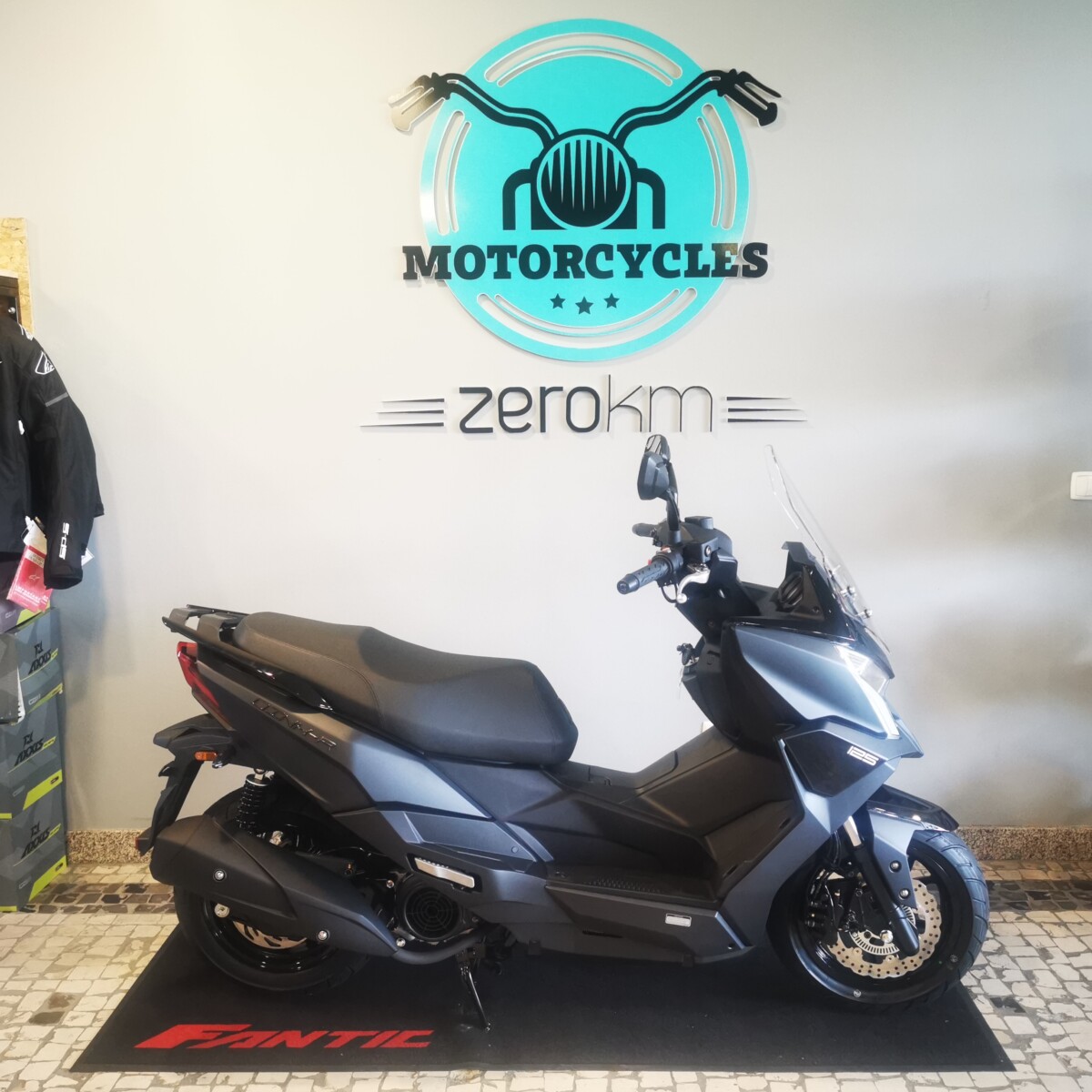Mitt Motas e Scooters Novas em Portugal - preços e características - Andar  de Moto
